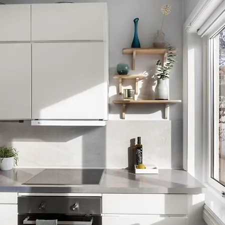 Apartment Bright And Perfect Location *